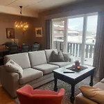 With 3 Bedrooms And Balcony Апартаменты Beitostolen