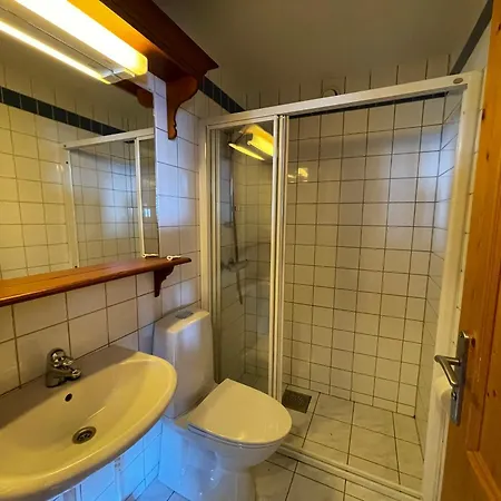 Leilighet With 3 Bedrooms And Balcony *