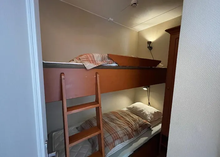 Leilighet With 3 Bedrooms And Balcony