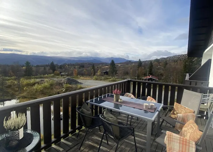 Leilighet With 3 Bedrooms And Balcony