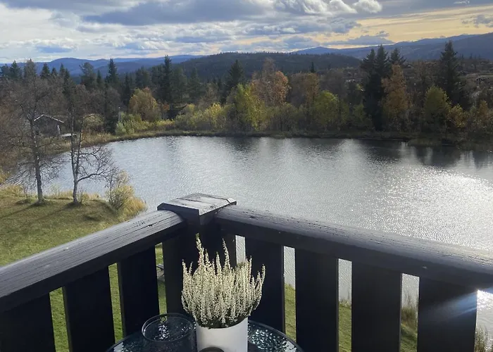 With 3 Bedrooms And Balcony Leilighet