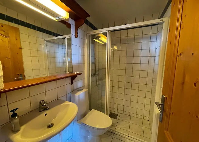 Leilighet With 3 Bedrooms And Balcony *